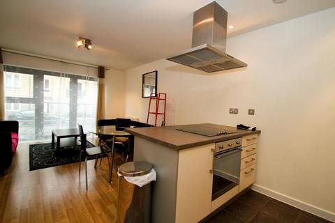 2 bedroom apartment to rent, Mostyn Grove, London