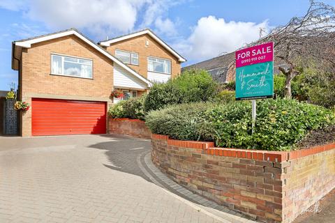 4 bedroom detached house for sale, Hartland Road, Epping CM16
