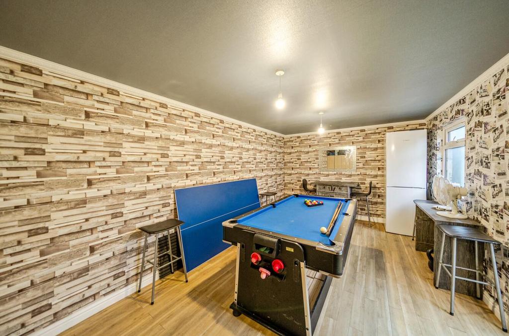 Davidson Frost-Wellings, DFW, Camrose Avenue, Edgw