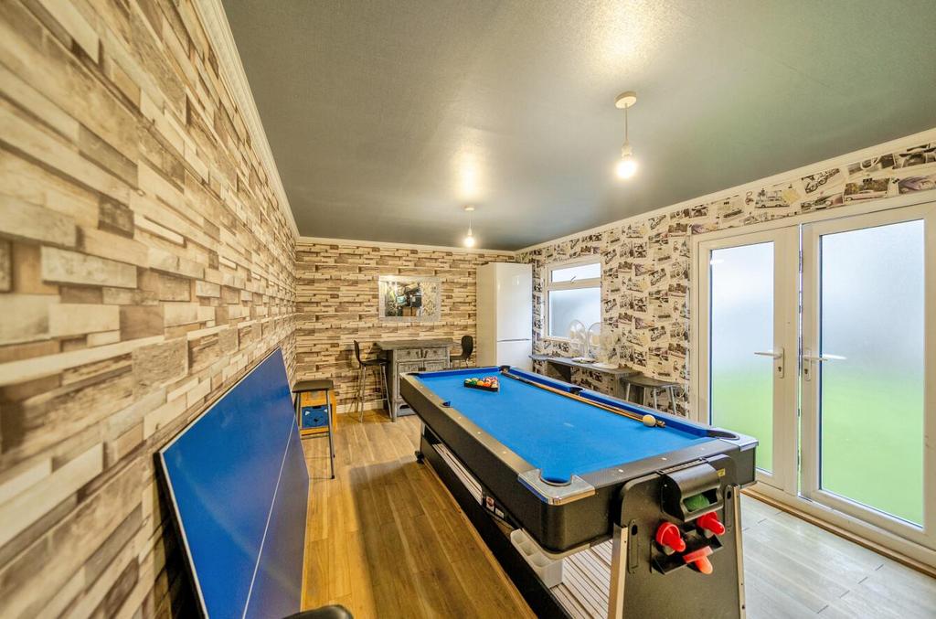 Davidson Frost-Wellings, DFW, Camrose Avenue, Edgw