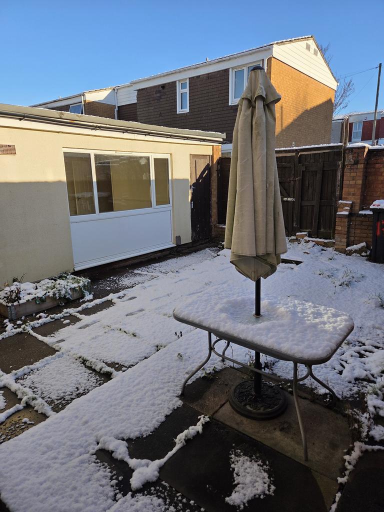 Courtyard Garden (To Rear)