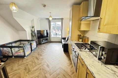 2 bedroom flat for sale, Timberlake Road, Basingstoke RG21