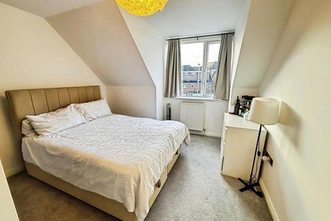 2 bedroom flat for sale, Timberlake Road, Basingstoke RG21