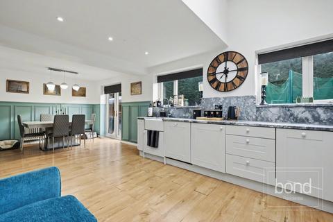 4 bedroom detached house for sale, Highfields Mead, Chelmsford CM3