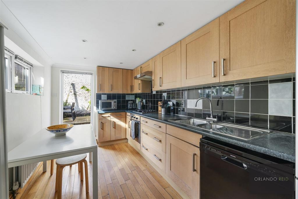 36 Burgoyne Road SW9 9 QJ-5.jpg