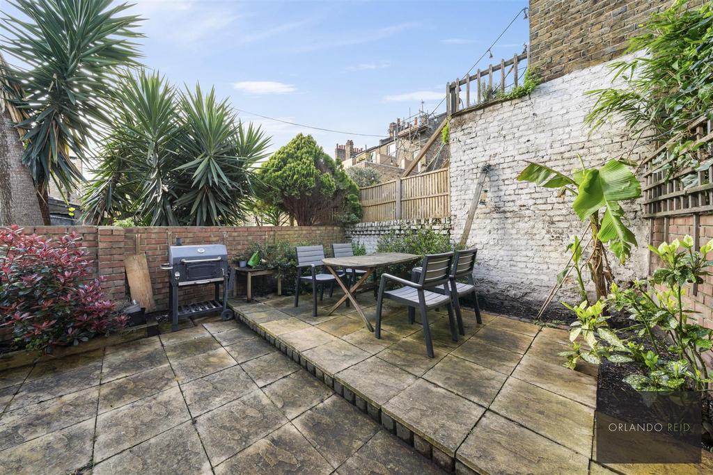 36 Burgoyne Road SW9 9 QJ-6.jpg