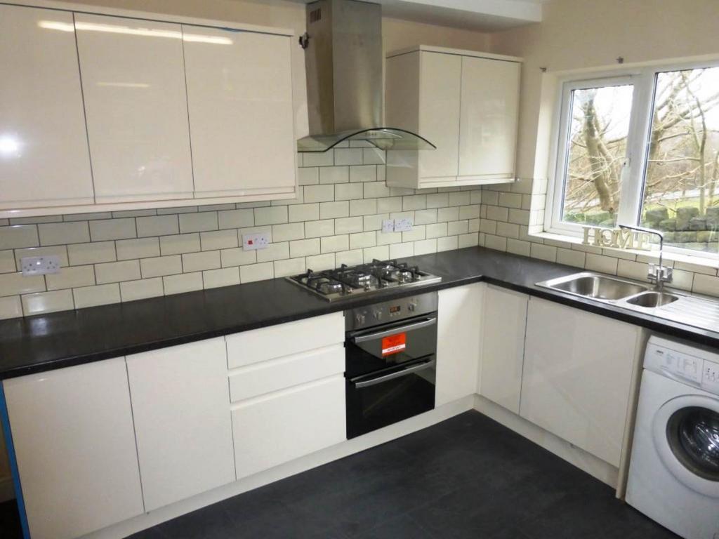 61 Morris Ln Kitchen