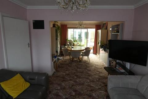 3 bedroom detached house to rent, Park Lane, Slough