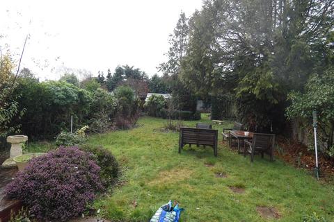3 bedroom detached house to rent, Park Lane, Slough