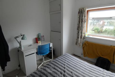 3 bedroom detached house to rent, Park Lane, Slough