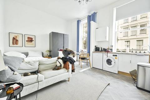 Studio to rent, Barons Court, Barons Court, London, W14