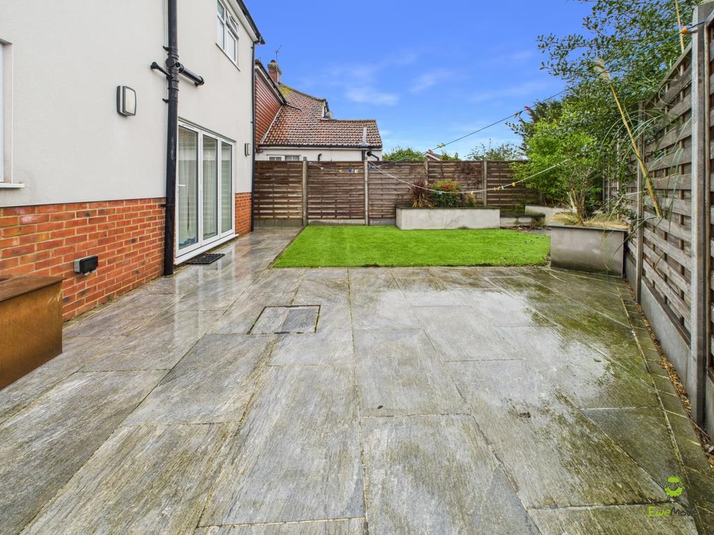 Presented by Clinton at Ewe Move Bexleyheath and Da