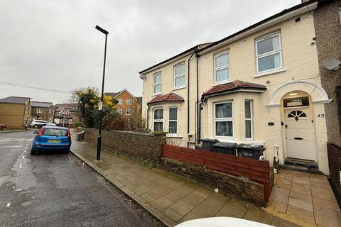 1 bedroom flat to rent, Chapel Road, Hounslow TW3