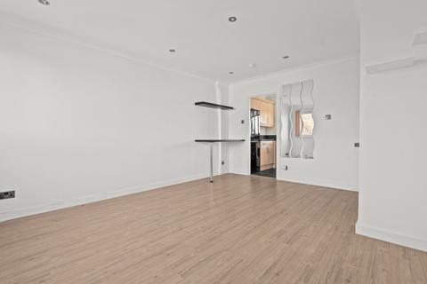 2 bedroom flat to rent, Hazel Road, Banknock, FK4