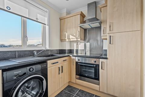 2 bedroom flat to rent, Hazel Road, Banknock, FK4