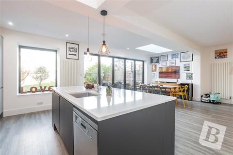 3 bedroom semi-detached house for sale, Western Avenue, Gidea Park, RM2