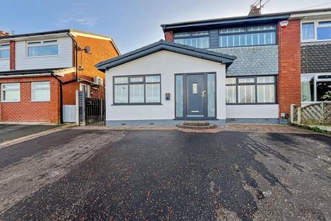 Oakwell Drive, Bury, BL9