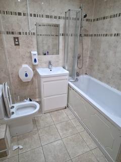 2 bedroom flat to rent, Rom View House