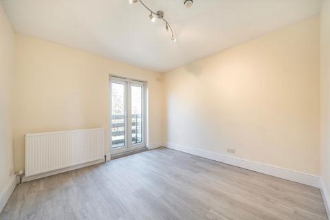 2 bedroom flat to rent, Rosendale Road, London SE21