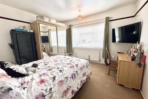 2 bedroom flat for sale, St. Johns Road, Welling DA16