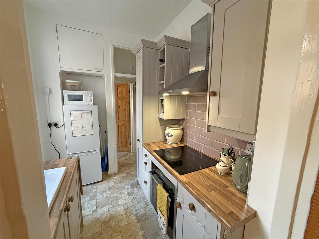 Kitchen A2.jpg
