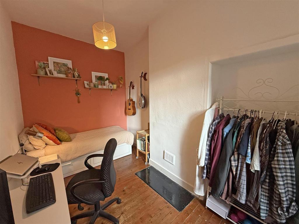 Bedroom 2.jpg