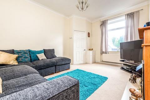 2 bedroom end of terrace house to rent, Zoar Street, Leeds LS27