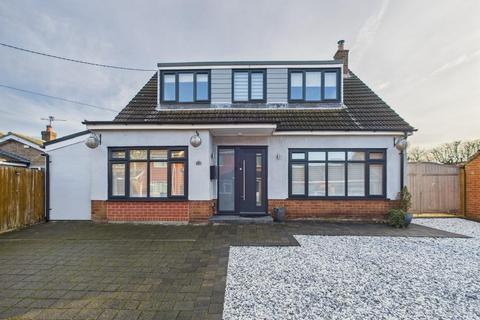 4 bedroom detached house for sale - Blacksmiths Lane, Thorpe on The Hill