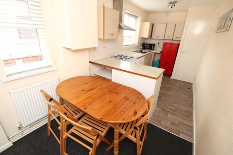 3 bedroom flat to rent, Dunkirk Road (3 Bed), Nottingham NG7
