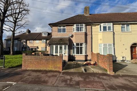 3 bedroom semi-detached house to rent, Downing Road, Dagenham RM9