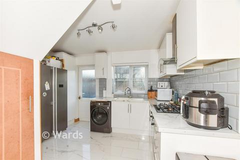 2 bedroom end of terrace house for sale, Riverside Close, Kingsnorth, Ashford, Kent