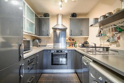 2 bedroom flat to rent, Viridian Square,  Aylesbury,  HP21