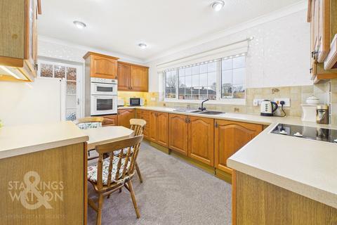3 bedroom detached bungalow for sale, Pond Close, Hethersett, Norwich