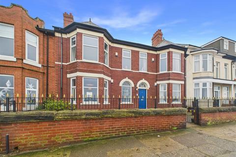 2 bedroom apartment for sale, Rockcliffe Gardens, Whitley Bay