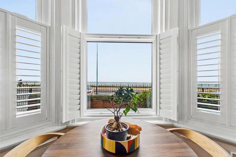 2 bedroom apartment for sale, Rockcliffe Gardens, Whitley Bay