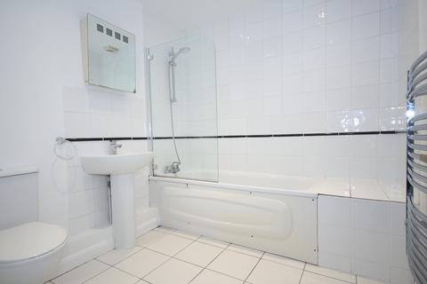 1 bedroom flat to rent, Woking GU21