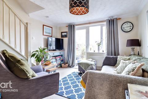 2 bedroom end of terrace house for sale, Emsworth Close, Bury St Edmunds