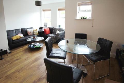2 bedroom flat to rent, Egham Hill, Surrey TW20