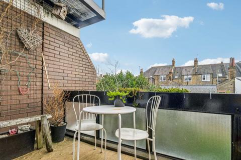 2 bedroom flat to rent, Dyne Road, London NW6