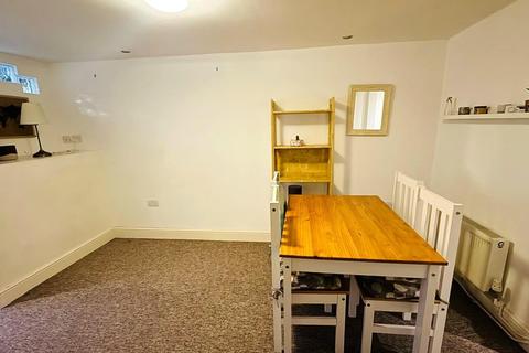 2 bedroom flat to rent, West Street, Bristol BS3