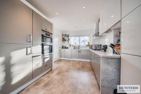 3 bedroom end of terrace house for sale, Heath End Road, Bexley