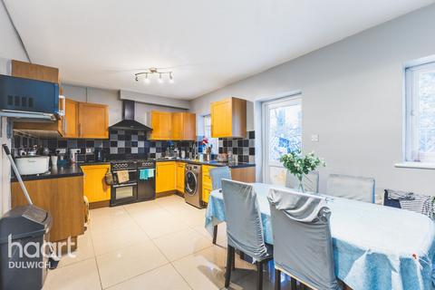 7 bedroom semi-detached house for sale, Bowen Drive, London