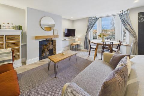 5 bedroom townhouse for sale, 7 Esk Terrace, Whitby