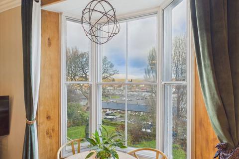 5 bedroom townhouse for sale, 7 Esk Terrace, Whitby