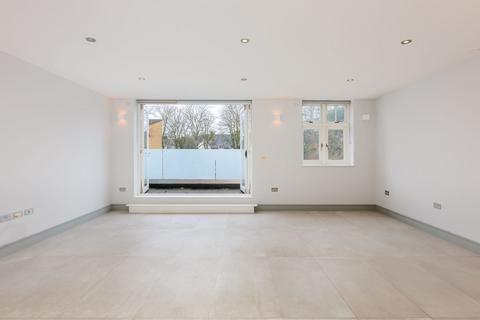 2 bedroom apartment for sale, Flat 5 Gable House, 30 Woodborough Road, London, SW15 6PZ
