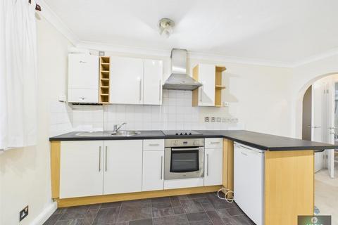 1 bedroom flat to rent, Hollin Court, Crawley RH10