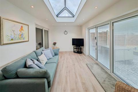 2 bedroom bungalow to rent, Sunningdale Avenue, Manchester M26
