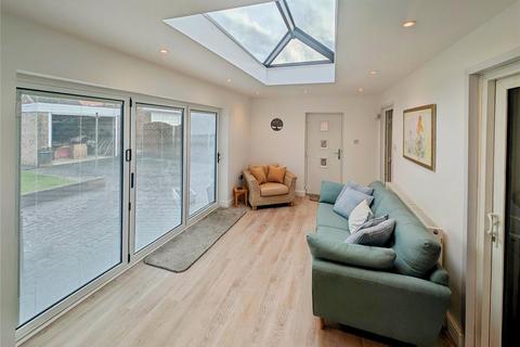 2 bedroom bungalow to rent, Sunningdale Avenue, Manchester M26