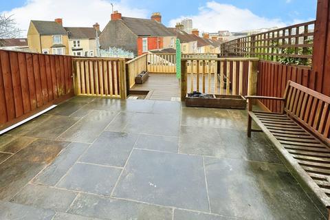 1 bedroom in a house share to rent, Dixon Street, Swindon, SN1 3PL