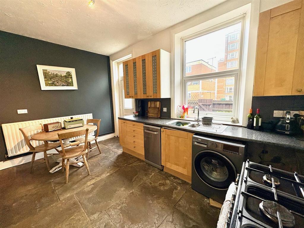 013913380f99a5e6edae05164ea9dd2e80df486f89.jpg